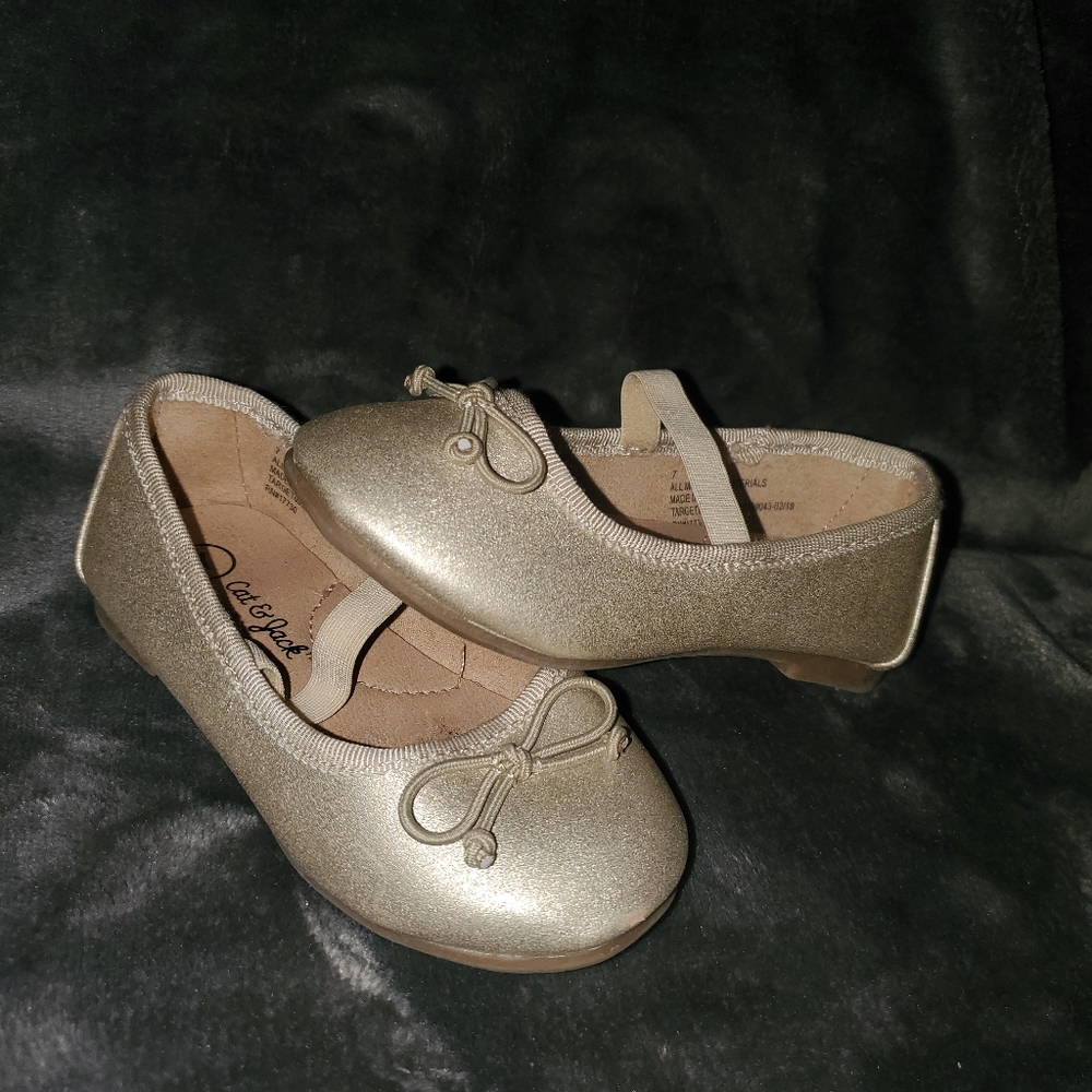 Girl ballet flats